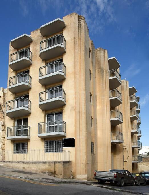 3 Bedrm Apt Seaview Balluta Bay สลีมา ภายนอก รูปภาพ